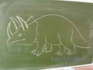 Egal dinozauri Triceratops și Stegosaurus