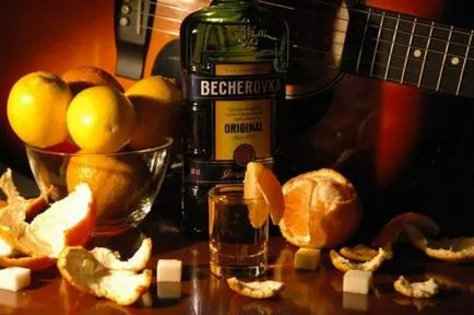 Тинктура от дух Becherovka - любимо място на туристите Чехия напитки