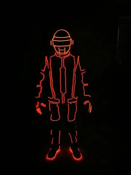 costum de neon cu propriile lor mâini