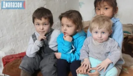 У Хазретовка сусіди врятували двох маленьких дітей з палаючого будинку
