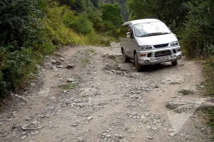 Все про Казбегі 2016 фото, як дістатися, що подивитися і ціни на відпочинок (дістатися) Все про Казбегі 2016 фото, як дістатися, що подивитися і ціни на відпочинок