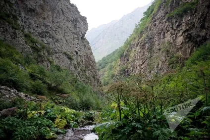 Все про Казбегі 2016 фото, як дістатися, що подивитися і ціни на відпочинок (дістатися) Все про Казбегі 2016 фото, як дістатися, що подивитися і ціни на відпочинок