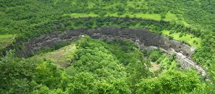 Пещерните храмове на Ajanta