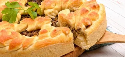 Mushroom пай - рецепти за торта с гъби, пилешко и картофи на фурна или в multivarka
