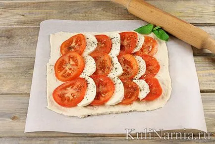 Plăcintă cu mozzarella și roșii