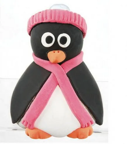 Penguin a făcut din plastilină în diferite moduri