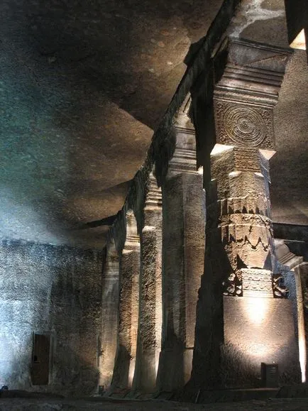 Пещерните храмове на Ajanta