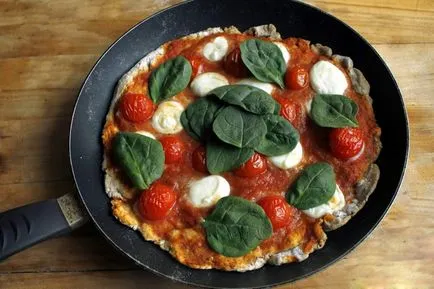 Pizza egy serpenyőben - 8 receptek
