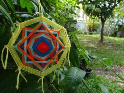 Weave Mandala de iubire, un dar cu propriile lor mâini