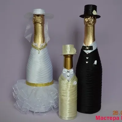 Prietena un cadou cu mâinile, decora o sticlă de vin - made mână-master