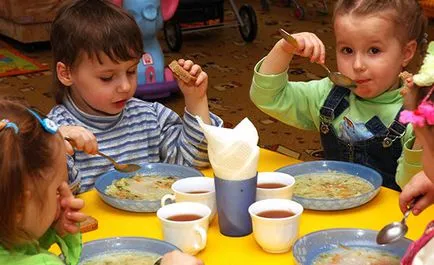 De ce un copil nu mănâncă la grădiniță, copii