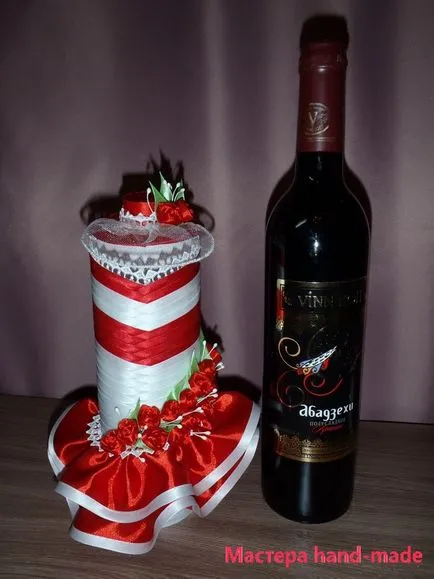 Prietena un cadou cu mâinile, decora o sticlă de vin - made mână-master