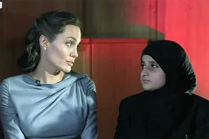 Фенове притеснени поглед на Анджелина Джоли отслабване - жена и ден
