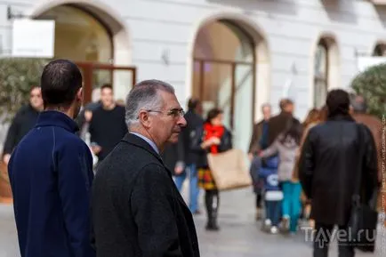 Un paradis pentru Shopaholics - sat la Roca