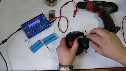 akkumulátor javítás csavarhúzó formájában részletes
