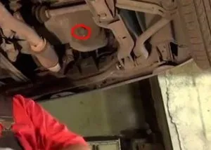 Заміна масла Деу Матіз в гаражних умовах