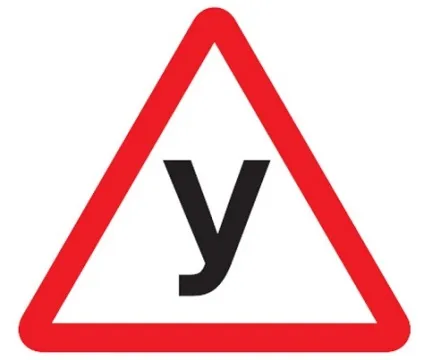 За відсутності будь значків на задньому склі будуть штрафувати і чому