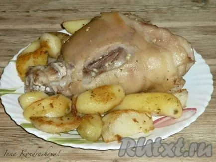 Shank burgonyával a sütőben - a recept egy fotó