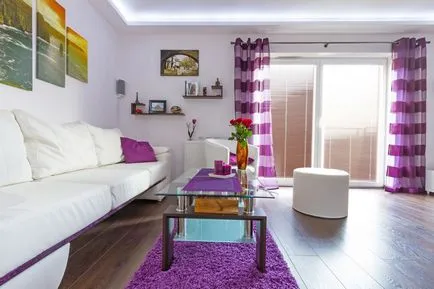 Purple függöny a hálószoba és a konyha tekercs belsejében a nappali, a design a világos és sötét