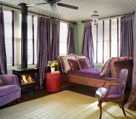 Purple függöny a hálószoba és a konyha tekercs belsejében a nappali, a design a világos és sötét