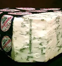 Mennyibe kerül a gorgonzola, mint hasznos cserélni, mint Gorgonzola