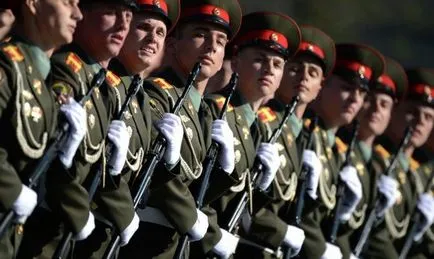 Скільки отримують військові вУкаіни та інших країнах