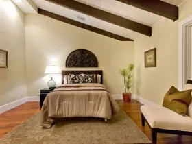 Dormitoare cu tavane inclinate design interior fotografie