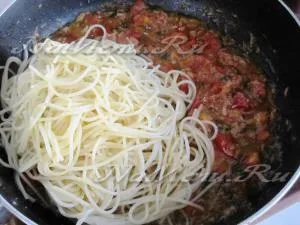 Spagetti paradicsommal és tonhal