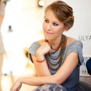 coafuri trendy Ksenia Sobchak fotografie, tunsori si coafuri foto