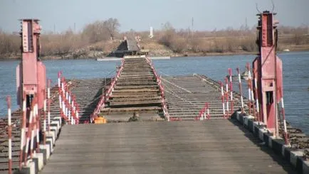 Construcția de poduri ponton