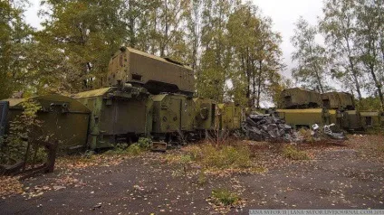 ЗРК С-200 іржавіють в підмосковних лісах - военное обозрение (зняли) ЗРК С-200 іржавіють в підмосковних лісах - военное обозрение