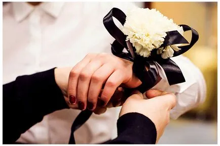 Téma Esküvő a stílusa „Mr. és Mrs. cmit” virágok