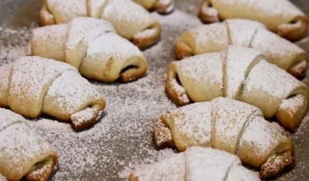 Aluat cu drojdie de bere plăcintă smântână, shortbread, aspic