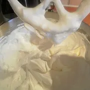 Pernă tort, tort ulei fistic, swiss reteta bezea Buttercream cu pas cu pas