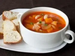 Supa de tomate cu fasole