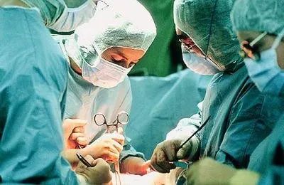 Премахване на съсирек хирургия кръв по крака му, в сърцето и в лявата си ръка