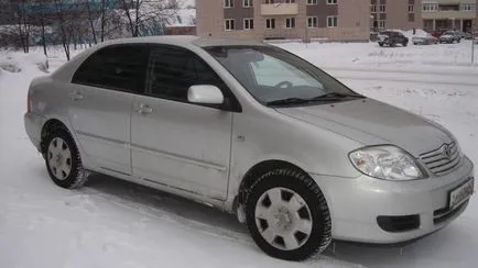 Tuning Toyota Corolla 120 test kezével fotó