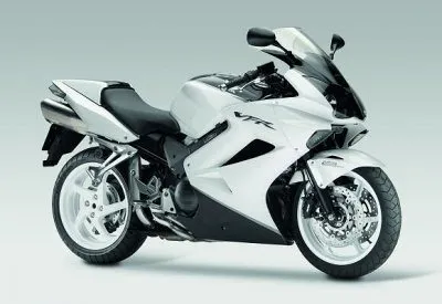 A robbanás az agy - vagy válasszon sport turisztikai honda cbr600f4i vs honda cbr600f2011 vs honda vfr800 vs