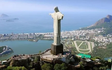 Faimoasa statuie din Rio de Janeiro, Brazilia