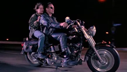 8 Motocicleta iconic din film - versiunea internațională