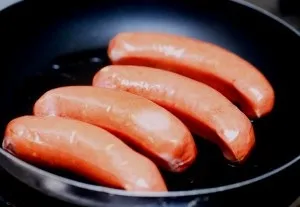 Як посмажити ковбасу на сковороді смачно, смачні рецепти (посмажити) Як посмажити ковбасу на сковороді смачно, смачні рецепти