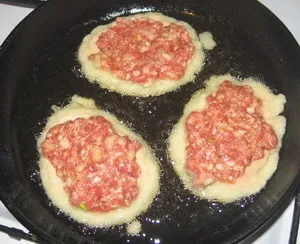 Як правильно приготувати деруни з картоплі з м'ясом (м'ясом) Як правильно приготувати деруни з картоплі з м'ясом