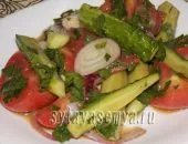 Salata rapida marinat de roșii și castraveți, reteta cu fotografie