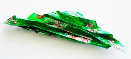 Цвете на опаковки от бонбони със собствените си ръце, занаяти от бонбони опаковки
