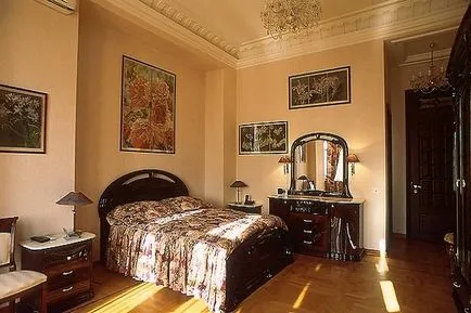 Декоративна мазилка в спалнята със снимки