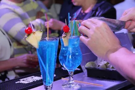 serviciu Cocktail - băutură de bun venit - chirie bar cu indicii de lumină, băutură de bun venit, personalul de la