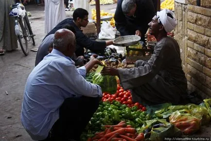 Египет не живеят само с хляб, или ядат египтяни (Кайро, Египет)