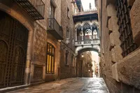 Gótikus negyed Barcelona - tereptárgyak, fotók, régi város, székesegyház, városnézés