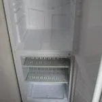 Hogyan, hogy ellensúlyozzák a hűtő ajtaját aristonobratites cégünk! Költségét a szolgáltatás, fotó, leírás