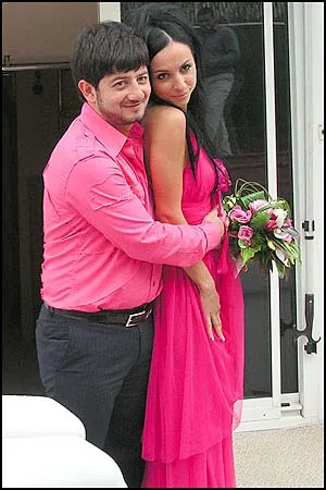 Misa arăta ca Galustjan și soția lui în ziua nunții (foto)